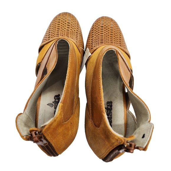 Sundance X Casta Women's Margreta Cut-Out Suede-Leather Boots - 11 - Picture 6 of 9